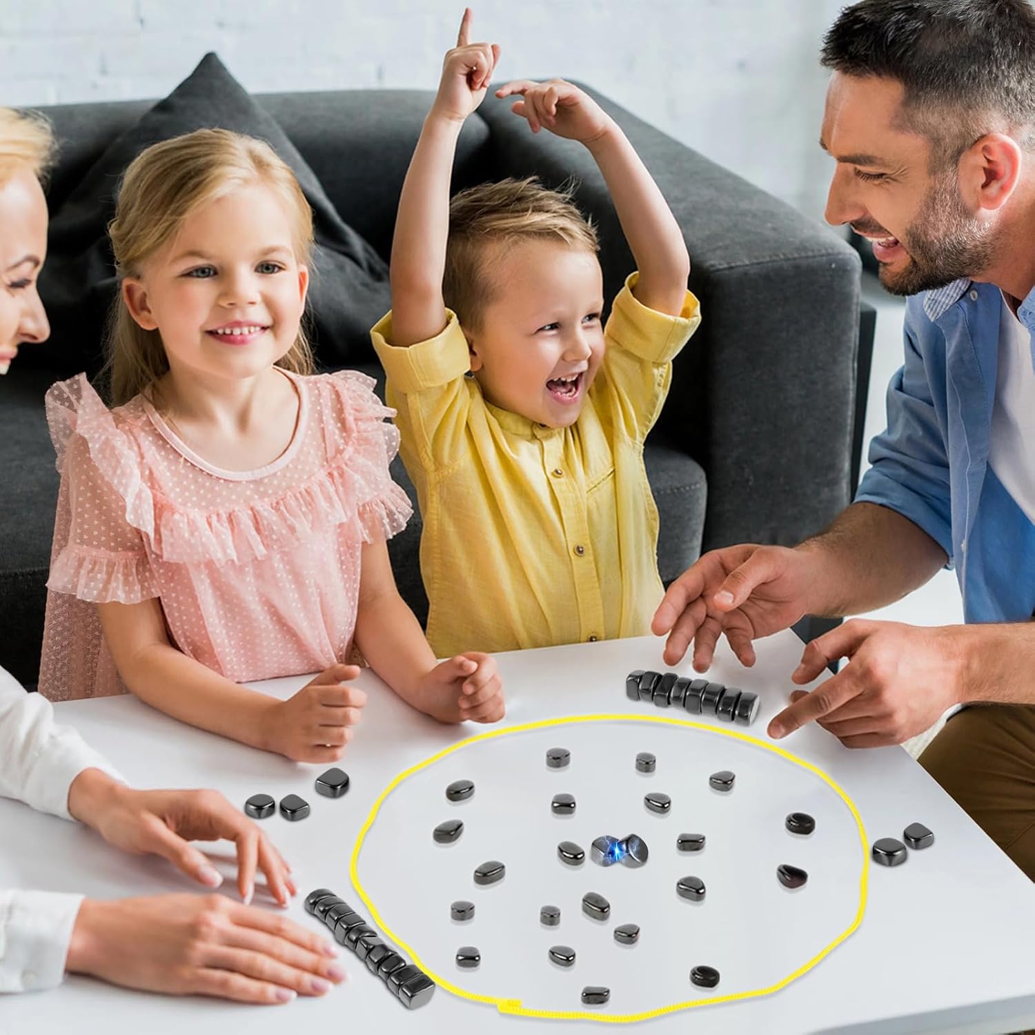 Jeu de société familial Fidtoy Magnetic Effect Chess Stone, Jeu de stratégie en pierre magnétique avec plateau en éponge, corde de jeu et sac de rangement, Jeu de société de logique familiale pour les 3 ans et plus