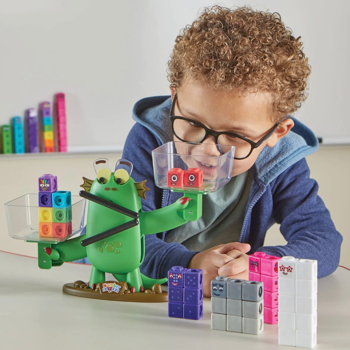 Numberblocks Blockzee Balance Activity Set, 61 MathLink Cubes, Balance Scale, Educational Math Manipulatives, Numbers for Toddlers, Preschool Learning Activities, Birthday Gifts for Kids