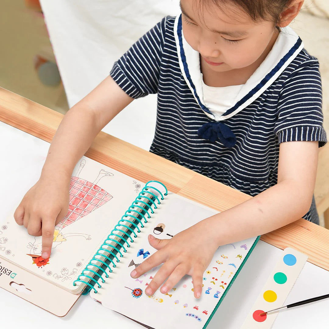 Pequeña Diseñadora - Fiesta del Té de Princesas | Diseño de moda con telas, pegatinas de accesorios, colores