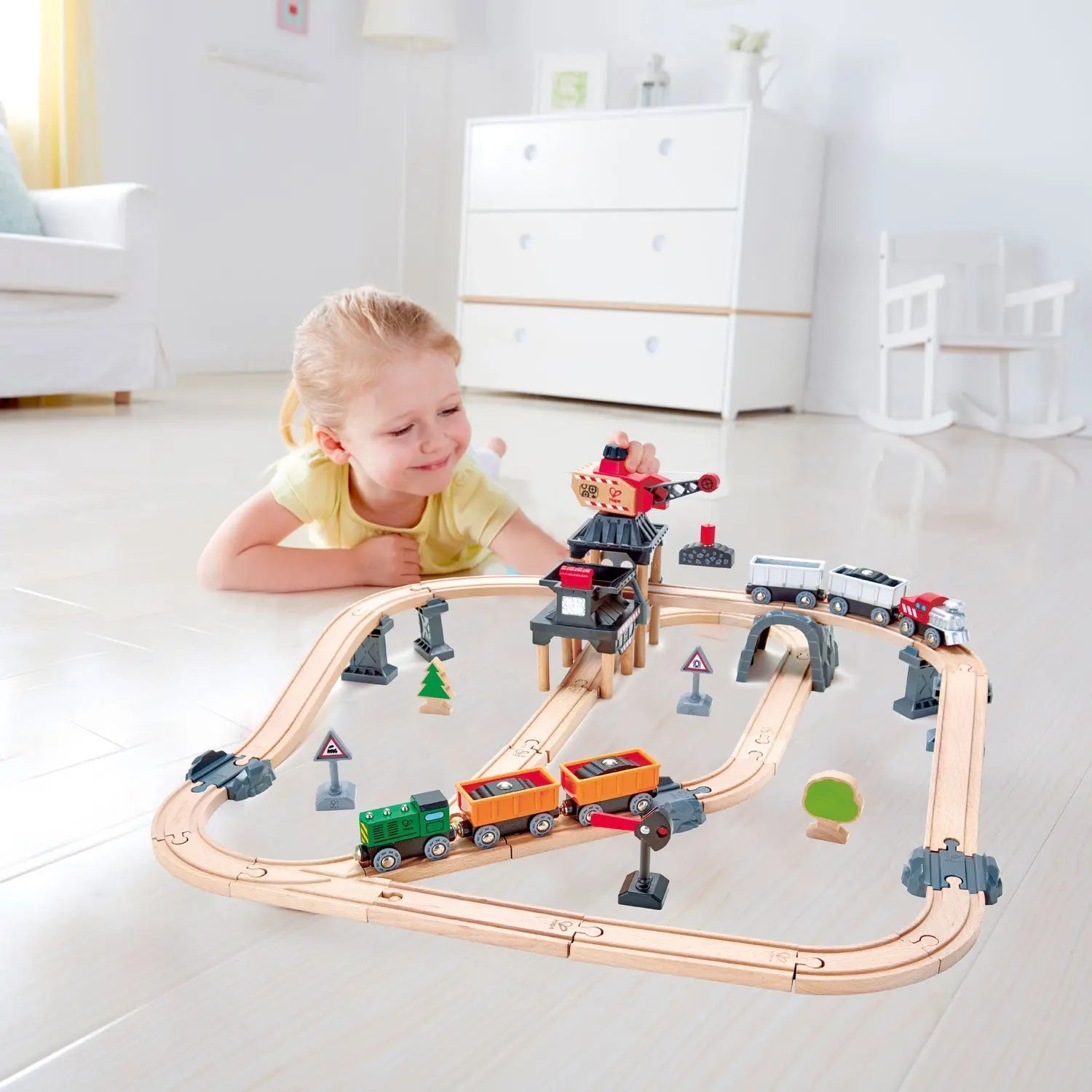 Juego de tren de madera Fidtoy con grúa de carga de ferrocarril para niños