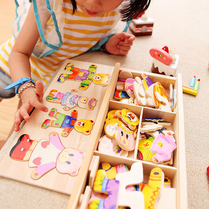 Fidtoy Famille d'ours en bois à habiller pour tout-petits – Jouet éducatif créatif avec tenues et expressions