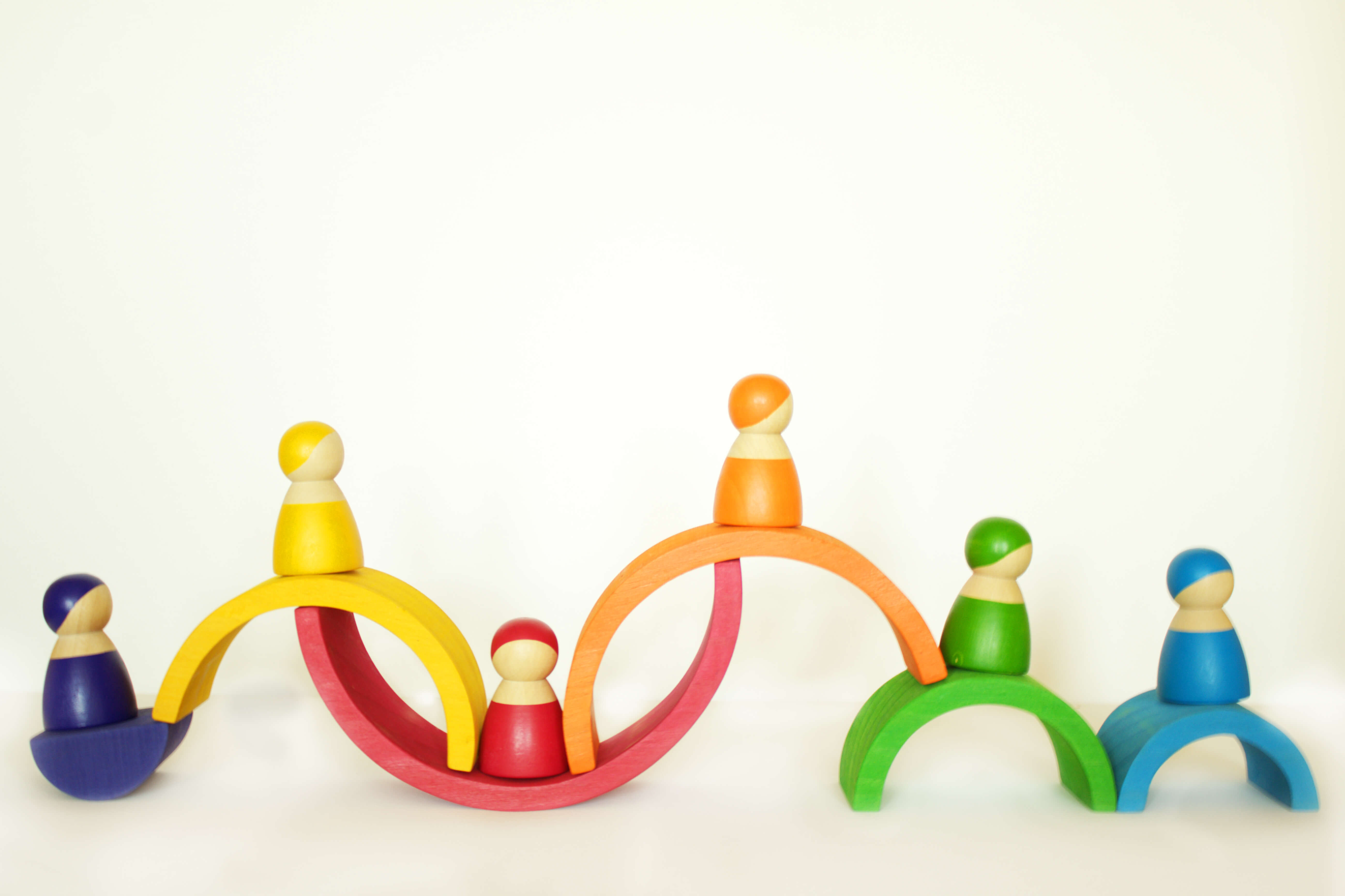 Jouet en bois Fidtoy Rainbow Stacker pour tout-petits avec 6 arches