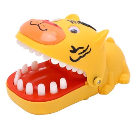 Fidtoy Cute Animals Biting Fingers Game for Kids Random Animal Dentist Bite Toy Interactive Party Game Ages 3+