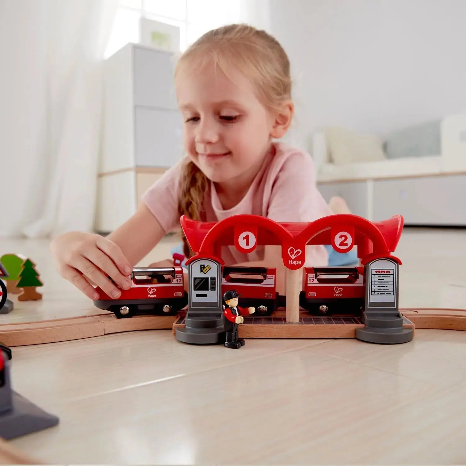 Juego de tren de madera Fidtoy Busy City con vías y accesorios
