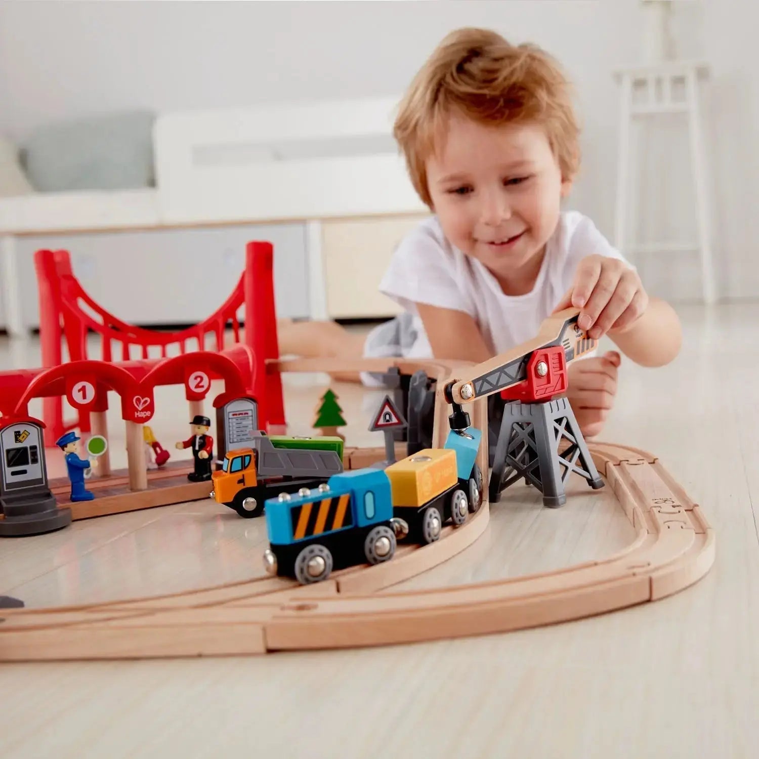 Juego de tren de madera Fidtoy Busy City con vías y accesorios
