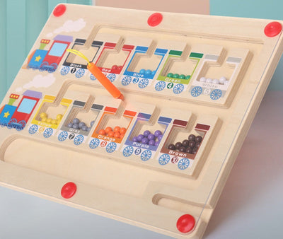 Tableau d'activités magnétique coulissant pour trier les couleurs et les chiffres (Thème Train)