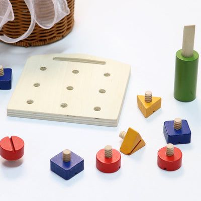 Tablero de actividades Montessori de madera con tuercas y tornillos