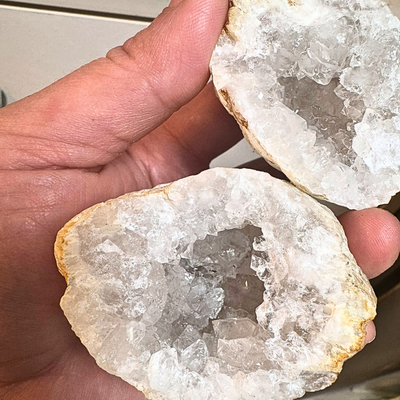Grande géode de cristal naturelle de 5 à 8 cm pour enfants, cadeau surprise