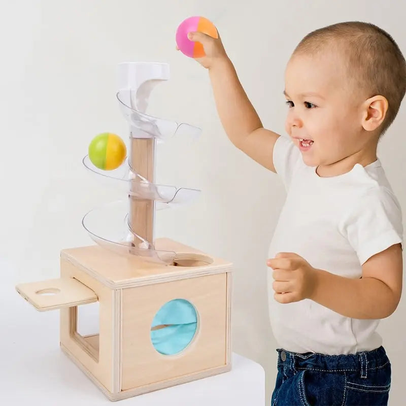 Fidtoy Tobogán de Caja de Madera con Permanencia de Objeto 3 Salidas – Juguete Montessori para Niños Pequeños para la Motricidad Fina, Resolución de Problemas y Coordinación Mano-Ojo