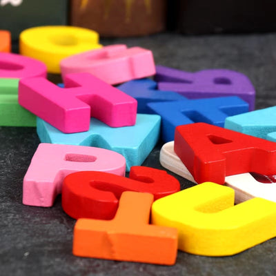 Fidtoy Tableau d'apprentissage de l'alphabet minuscule en bois 3D, Puzzle de lettres Montessori en bois pour tout-petits, Jouet d'apprentissage de l'orthographe et du langage ABC pour enfants de 2 à 5 ans