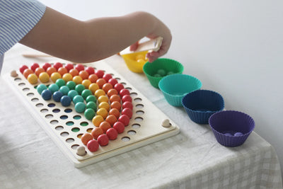 Perles Montessori Arc-en-ciel Fidtoy