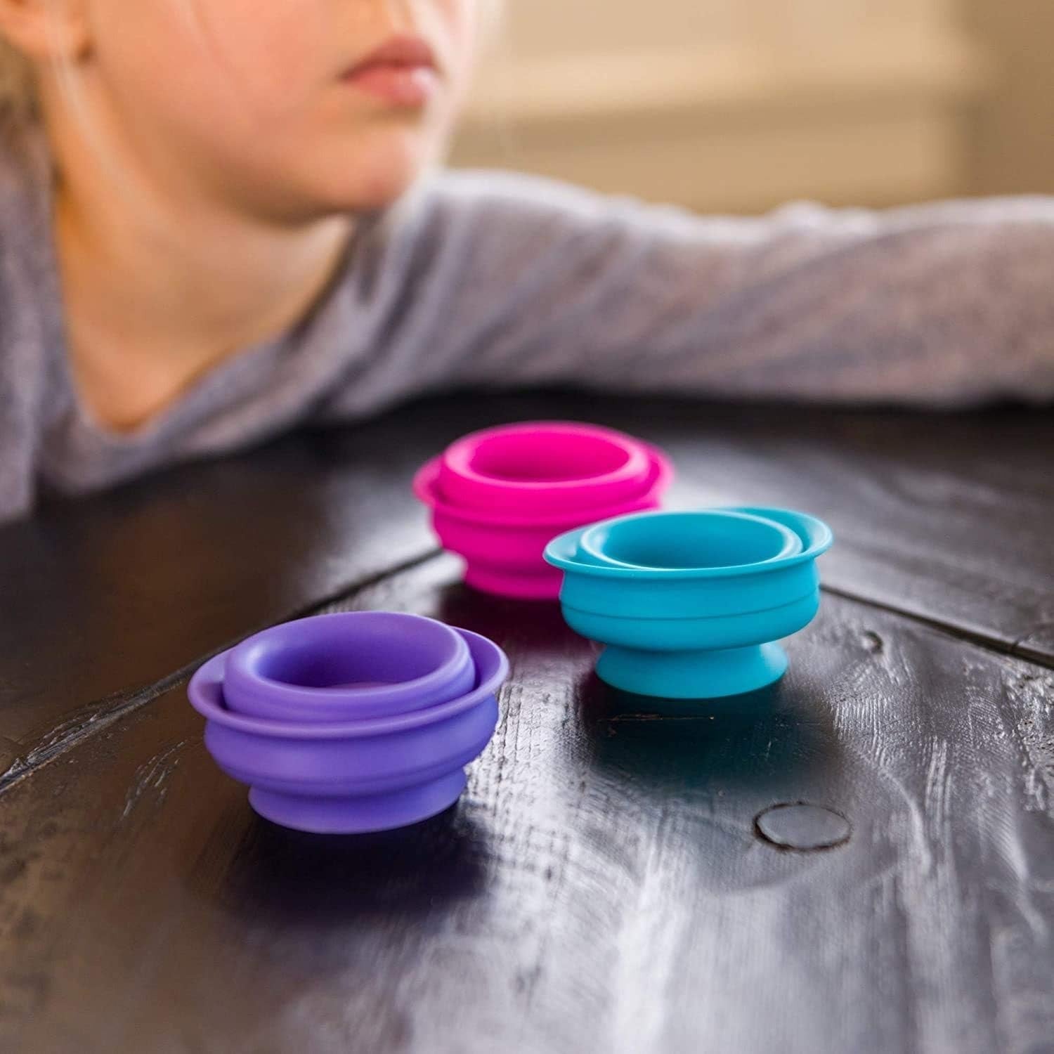 Fidtoy Gobelets empilables souples et colorés en caoutchouc, 6 pièces, jouet de bain pour bébé pour l'apprentissage précoce
