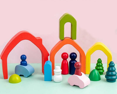 Jeu libre – Maison, arbres, personnages et voitures en bois