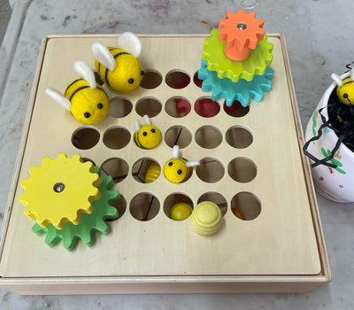 Plateau à éléments détachés Ruche Fleur d'Abeille – Ensemble de jeu sensoriel