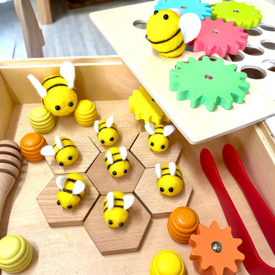 Plateau à éléments détachés Ruche Fleur d'Abeille – Ensemble de jeu sensoriel
