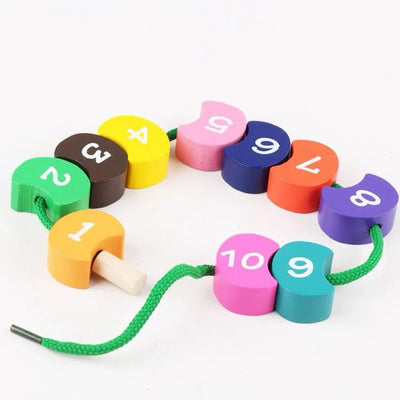 Jouet à lacer Chenille – Activité Montessori de motricité fine et de reconnaissance des chiffres