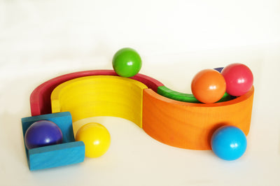 Jouet en bois Fidtoy Rainbow Stacker pour tout-petits avec 6 arches