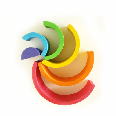 Jouet en bois Fidtoy Rainbow Stacker pour tout-petits avec 6 arches