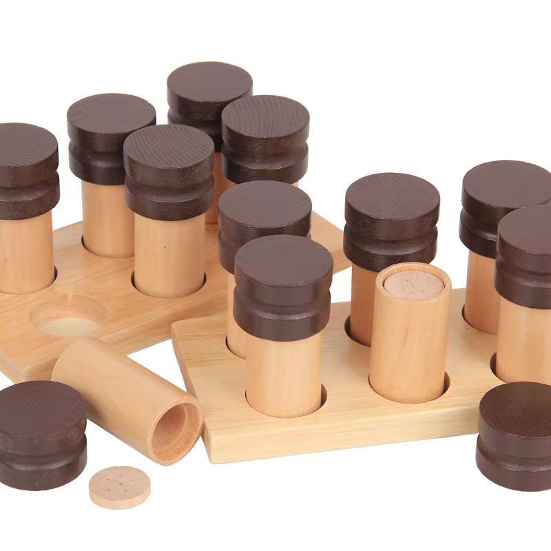 Tubos Montessori para emparejar olores - Los mejores juguetes Montessori